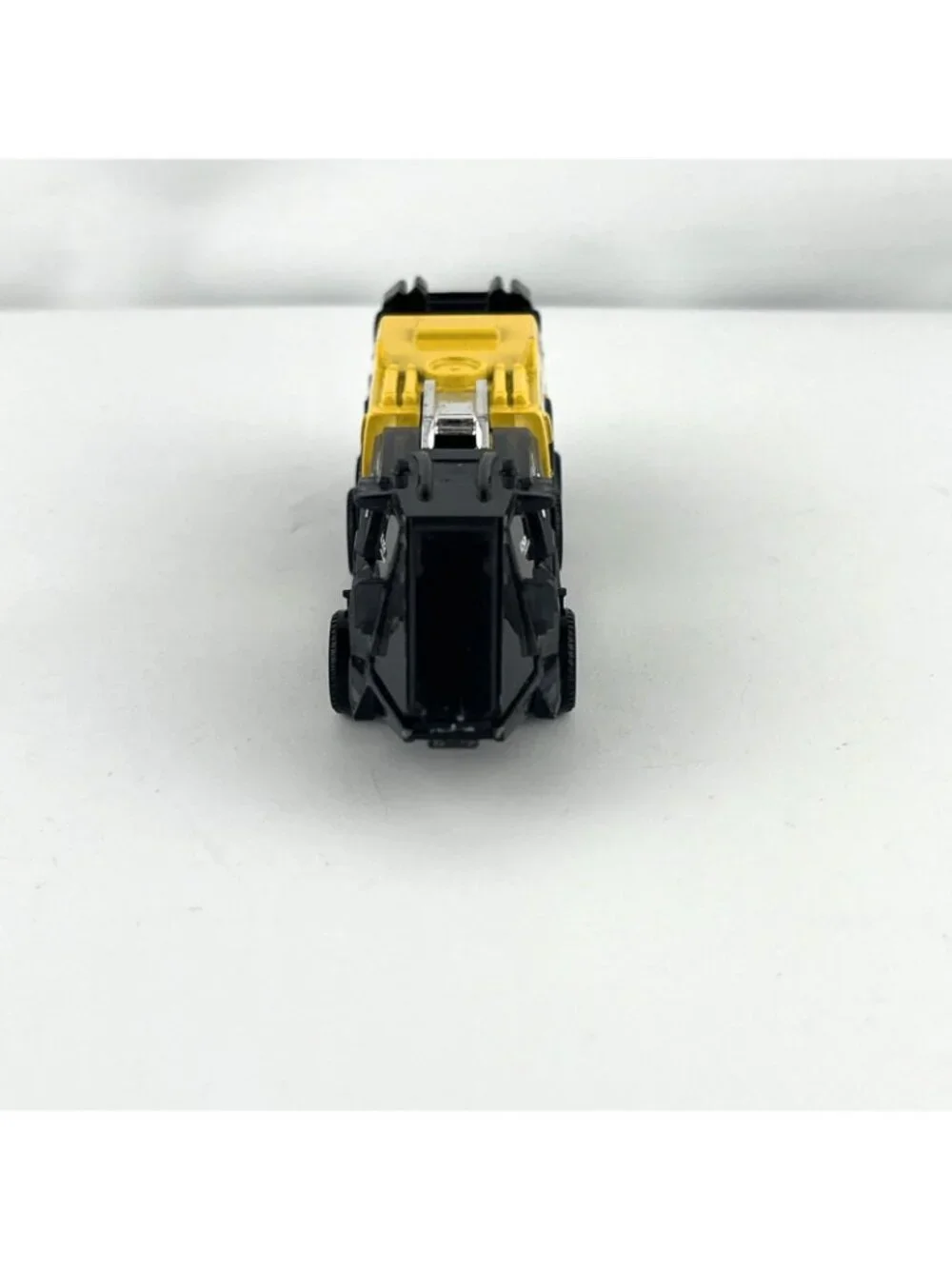 Matchbox Colet K/30 Jaguar R8 Fire Rescue Truck Yellow 2009